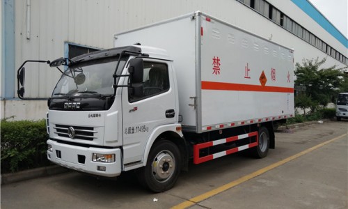 東風(fēng)多利卡火藥廂式運(yùn)輸車(chē) 