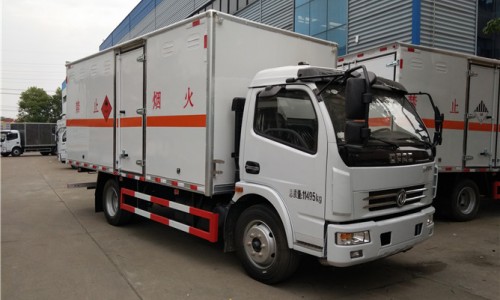7噸黃牌東風(fēng)乙醇廂式運(yùn)輸車(chē) 