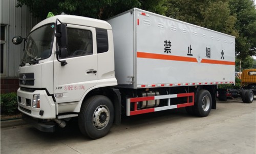 東風(fēng)天錦有毒物品廂式運(yùn)輸車(chē) 