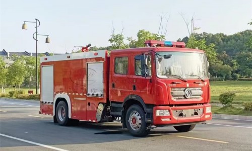 東風(fēng)D9多利卡6噸水罐消防車(chē) 